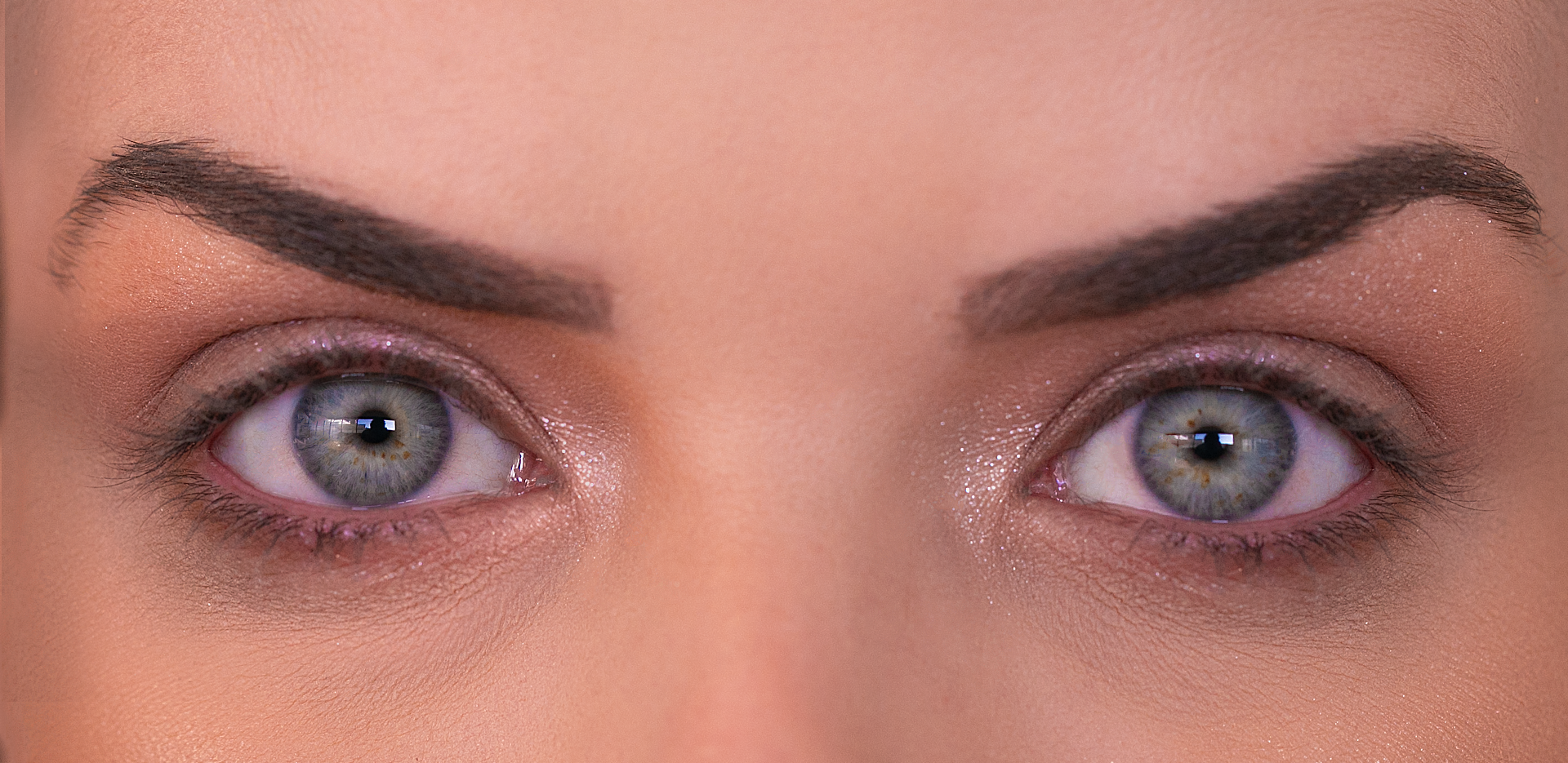 Antes: Cílios sem MAG LASH POP